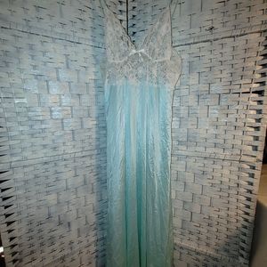 Vintage Pandora By Chic Lingerie Lace Detailing  Nightgown Size L